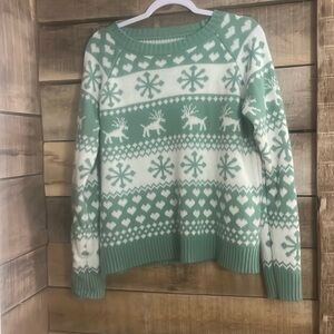 Green and cream‎ sweater